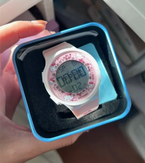 正港凯蒂猫手表 全新 感兴趣的话点“我想要...