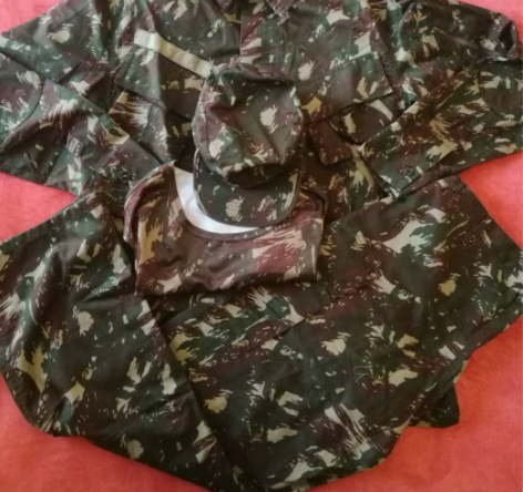 迷彩服 全套包括体桖上衣裤子帽子～上衣肩宽...