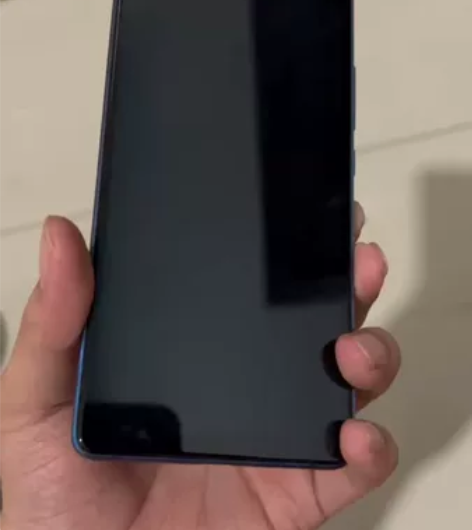 小米8se 轻微划痕贴个膜就看不出来，4+...