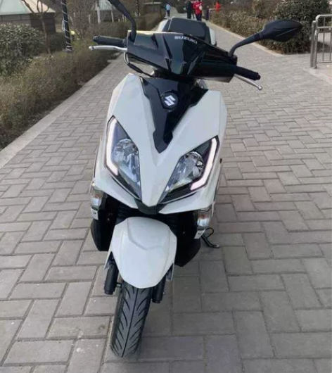 铃木uy125踏板摩托车，21年车，行驶2...