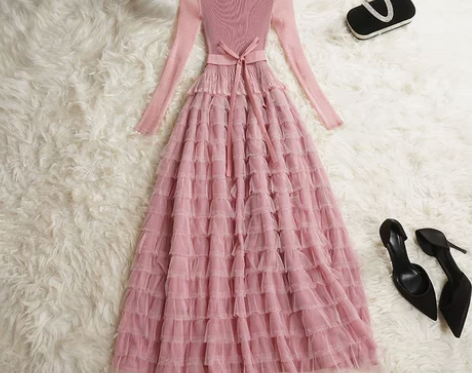 粉色蕾丝长裙显瘦惊艳超仙甜美赫本风法式小众...