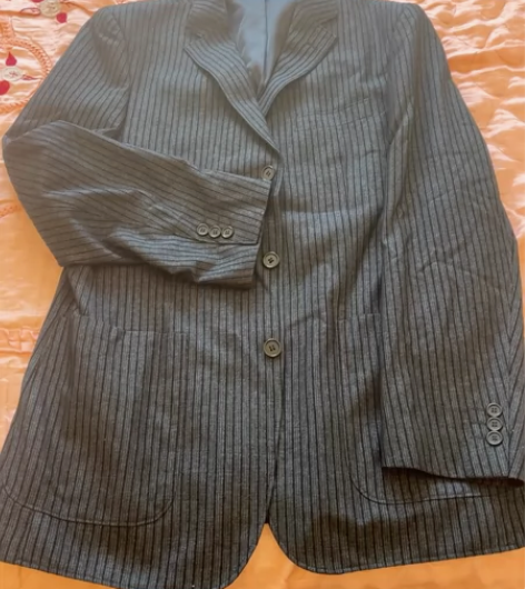 红豆集团公司的西装外套，蓝黑坚条纹西装上衣...