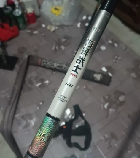 海明威刀锋战士鲤青版630,朋友送的非常新...