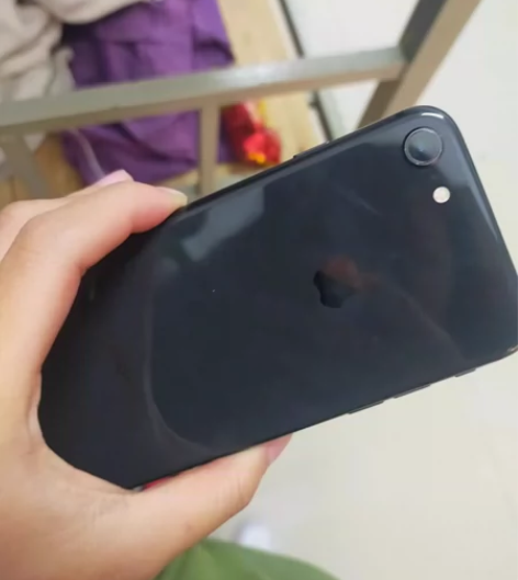 苹果8 64g全网通全原无修 电池79 指...