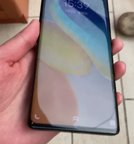 vivox80,12+256黑色,屏幕一直...