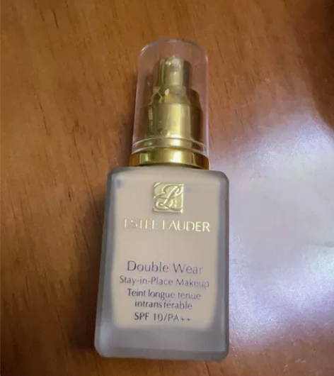 雅诗兰黛粉底！色号不适合！2w0！！！闲置...