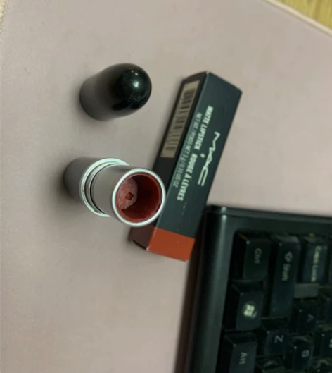 mac口红壳子只有这一个，包邮，不砍价，偏...