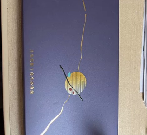 千妍高光修容一体盘，还有一个蜜粉盘49，官...