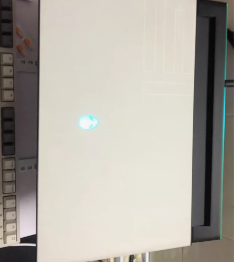 外星人笔记本，九成新。不想用啦，闲置想出手...