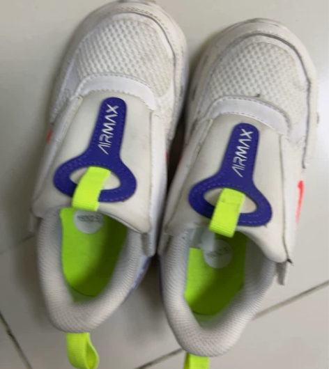 Nike 气垫童鞋 没洗过 表面脏下水就可...