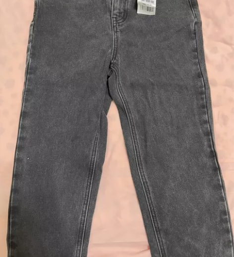 牛仔裤,全新带吊牌 感兴趣的话点“我想要”...