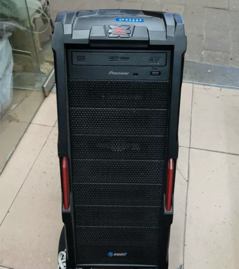 游戏悍将空机箱,功能正常,成色如图。自提,...