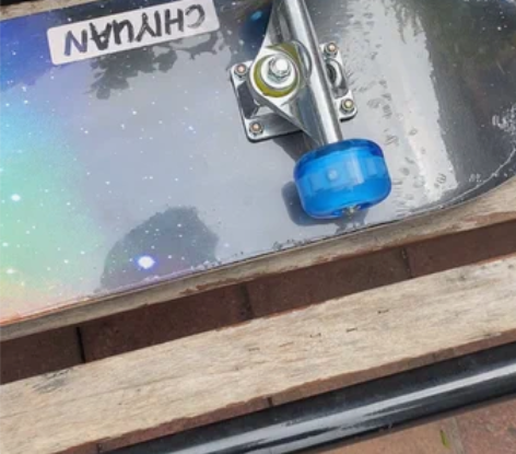 滑板转让，模特广告款。 9成新 60元自提...