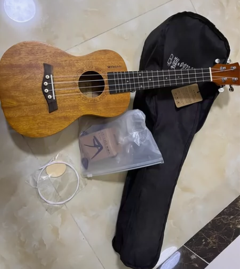 全新尤克里里,一次没有用过 感兴趣的话点“...