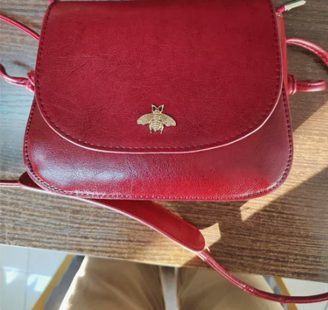 酒红色女式单肩包斜挎包，小巧轻便，能装手机...