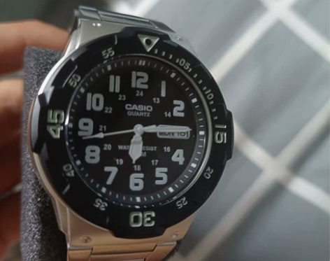 正品CASIO 日韩版全新 一次没带过得物...