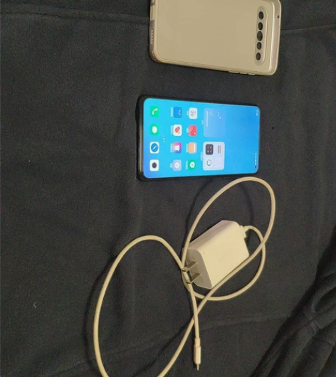 魅族17，8+256 轻微磕碰，配件齐全，...