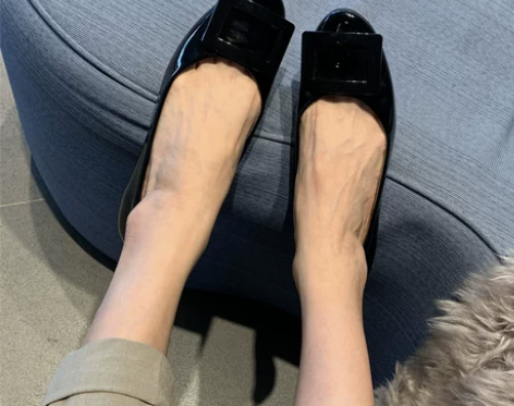 RV方扣软皮优雅不分年龄百搭风格