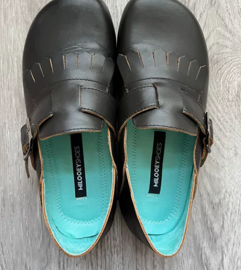 迷失麋鹿牛皮一脚蹬娃娃鞋，35码，穿了半个...