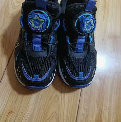 安踏,九新,不议价 感兴趣的话点“我想要”...