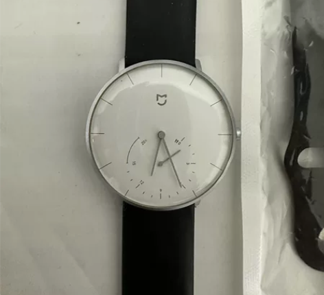 米家石英表,当时三百多买的,没有包装盒跟发...