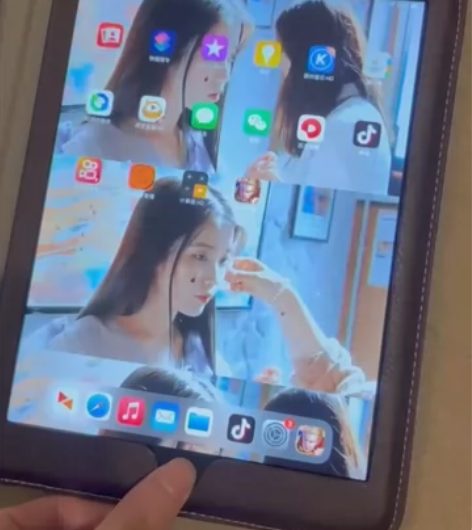 ipad 8 2020款 插卡美版32G,...