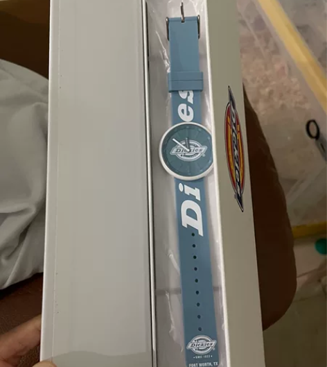 Dickies 手表，全新包装盒保护膜都在...