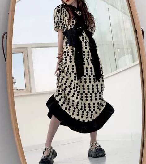 法式连衣裙M  几种穿法 感兴趣的话点“我...