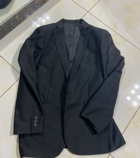 男士西服外套，180码，品牌购入，成色很好...