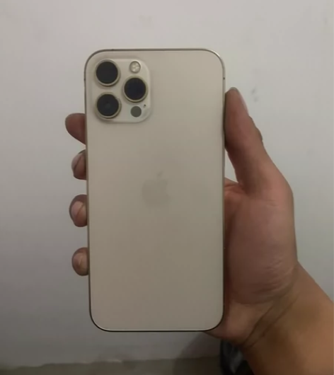 精品卡贴12Promax 全原仅屏幕有细小...