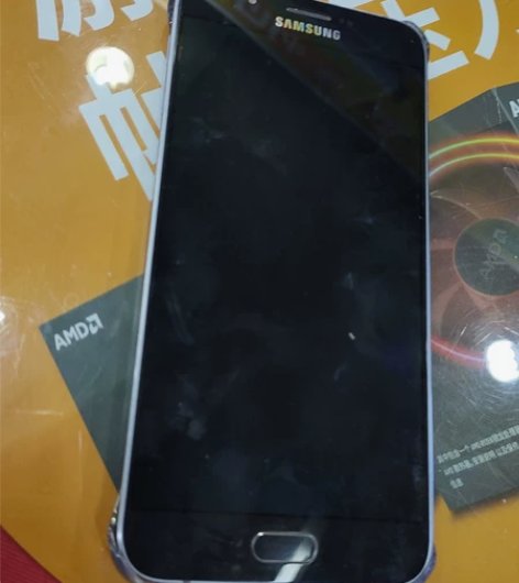 三星 GALXY A8 16G 感兴趣的话...