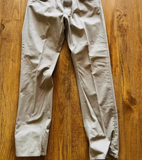 Massimi Dutti米色修身直筒休闲...