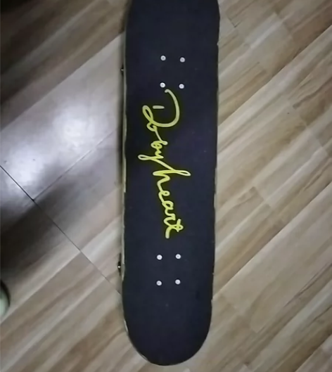 dbh的滑板 现在不玩滑板了是专业板要的私...