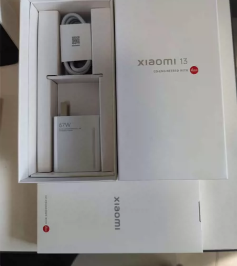 小米13远山蓝。样机在保到今年11月。8+...