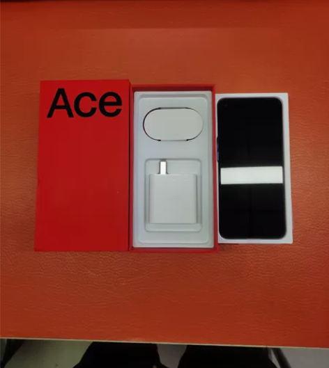 一加Ace竞速版，全套配置，新机啥样它啥样...