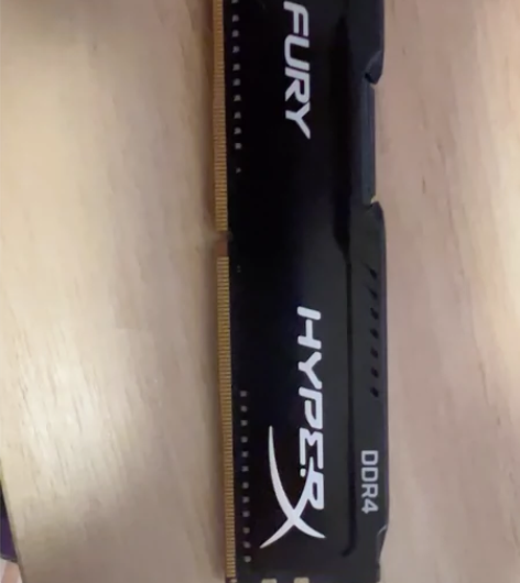 四根金士顿骇客神条，每根8g3200mhz...