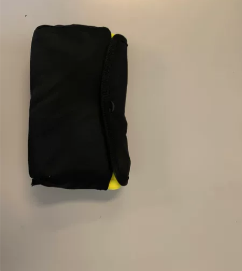 奥迪新款原装进口反光衣2件装 感兴趣的话点...