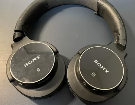 索尼降噪耳机MDR ZX750BN，皮革破...