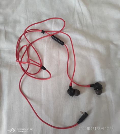 漫步者游戏耳机 买了一年，基本没用，我买了...