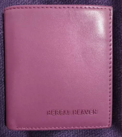 食草堂女士短款钱包，九成新，头层小牛皮，没...