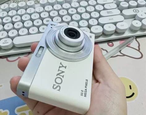 索尼高清DSCW-520可伸缩数码相机4K...