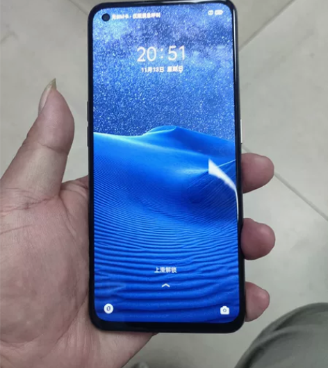 真我Q3 pro 5G网络，准新机一点划痕...