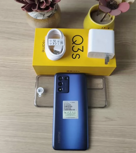 手机几乎全新正品，已激活，发货只有机头，充...