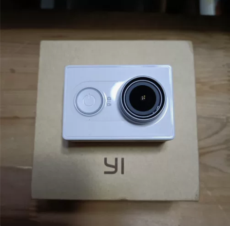 小蚁运动相机1，仅开机测试过。带全部包装。...