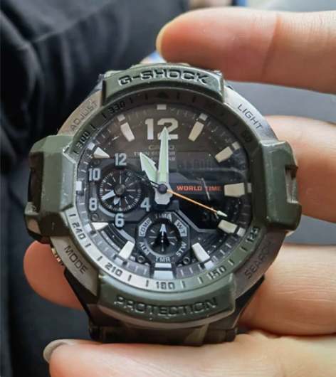 在澳门专柜购买的卡西欧,8.5新,屏幕上有...