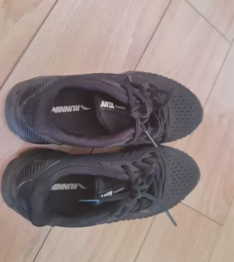 安踏跑步鞋 感兴趣的话点“我想要”和我私聊...