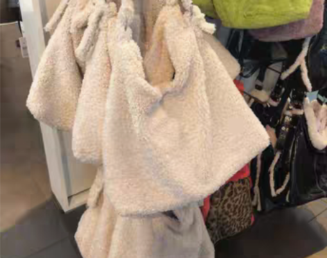 转卖复古毛毛包女2020新款潮秋冬大容量手...