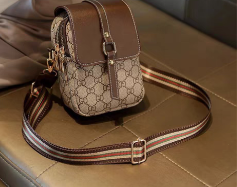 包邮【全新】小包包女2021新款时尚潮包女...