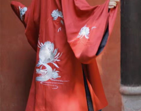 转卖兰若庭 汉服 乘黄 披风 感兴趣的话点...