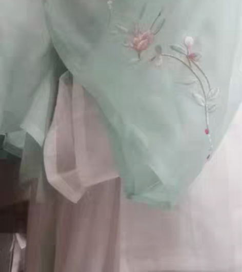 如梦霓裳汉服 穿过一次几乎全新如梦霓裳¥9...